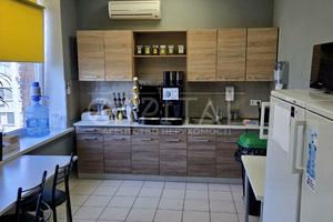 комерційна за адресою Лесі Українки бульв., 34