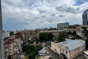 квартира за адресою Кучеревського бульв., 1
