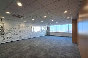 комерційна за адресою Князів Острозьких вул. (Московська), 32