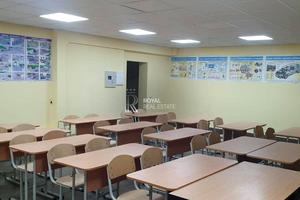 коммерческая по адресу Київська ул., 17
