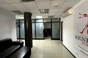 комерційна за адресою Василя Стуса просп., 12/13
