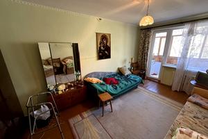 квартира за адресою хоткевича, 4