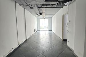 комерційна за адресою Героїв УПА вул., 73
