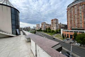 комерційна за адресою Лесі Українки бульв., 30В