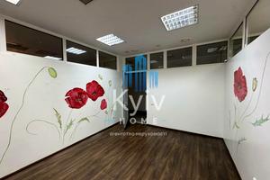 комерційна за адресою Басейна вул., 7