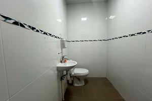 комерційна за адресою Юності вул., 120