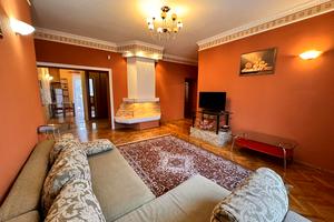 квартира за адресою Дорошенка вул., 5