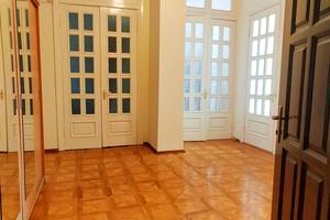 квартира за адресою Лазаряна вул., 1