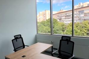 комерційна за адресою Князів Острозьких вул. (Московська), 32/2