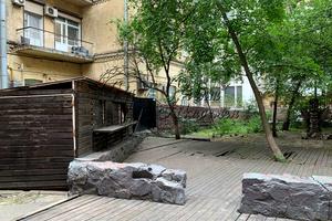 комерційна за адресою Басейна вул., 12