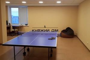 комерційна за адресою Драгоманова вул., 1-А