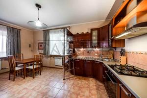 будинок за адресою Дачна вул.
