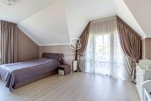 будинок за адресою Космонавтів вул., 32