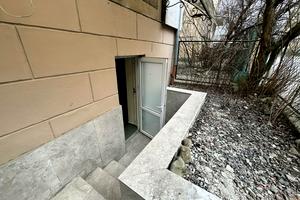 коммерческая по адресу Ярослава Пастернака ул., 4
