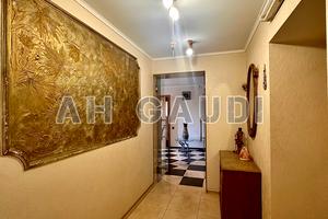 квартира за адресою Садова вул., 42а
