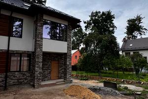 будинок за адресою Академіка Ромоданова вул. (Льва Толстого), 1