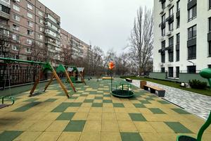комерційна за адресою Космічна вул., 5