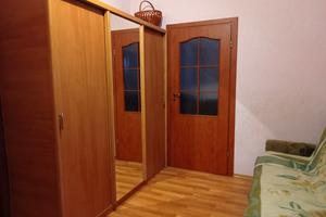 будинок за адресою смт. Рогань, Вишнева