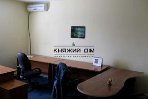 комерційна за адресою Малоземельна, 5
