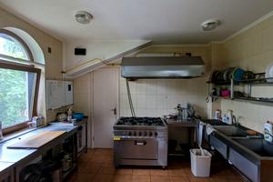 комерційна за адресою Максима Рильського вул., 19