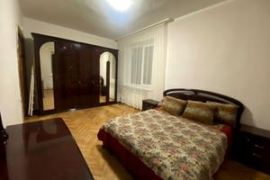 квартира за адресою Загорівська вул. (Багговутівська), 40