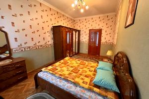 квартира за адресою Дорошенка вул., 5