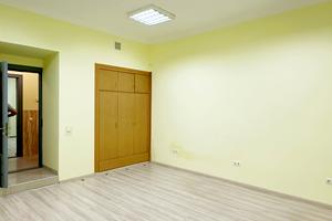 комерційна за адресою Дорошенка вул., 75