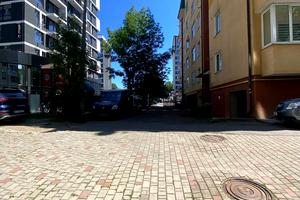 коммерческая по адресу Хотинская ул., 12