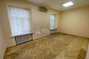 комерційна за адресою Кловський узвіз (Кловський), 18