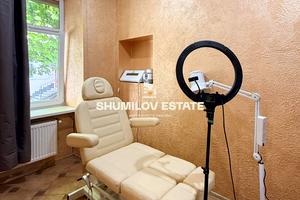 комерційна за адресою Івана Франка вул., 21