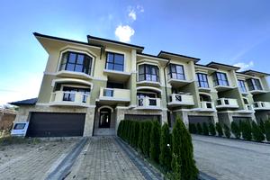 будинок за адресою Курортна вул., 9