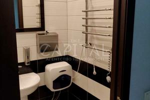 комерційна за адресою Кловський узвіз (Кловський), 7a