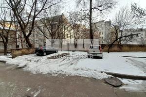 комерційна за адресою Костельна вул., 10