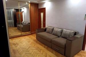 квартира по адресу Олены Пчилки ул., 2