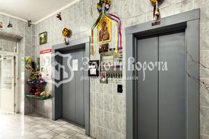 комерційна за адресою Драгоманова вул., 1-А