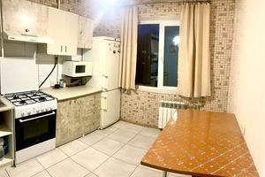 квартира за адресою Героїв просп., 21