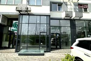 комерційна за адресою Ревуцького вул., 40