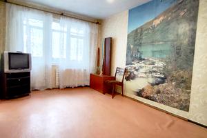 квартира за адресою Космонавтів вул., 12