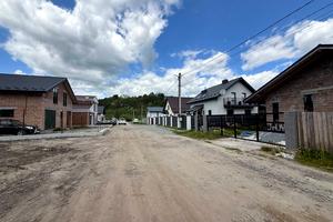 ділянка за адресою Квітнева