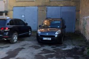 комерційна за адресою Молодіжна вул., 54