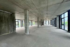 комерційна за адресою Петра Кривоноса пл., 1