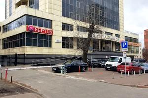 комерційна за адресою Антоновича вул. (Горького), 172