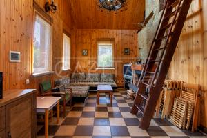 будинок за адресою с. Вишеньки, Центральная