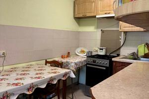 будинок за адресою вулиця Петра Дорошенка, 38