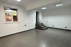 комерційна за адресою Кирилівська вул. (Фрунзе), 118/2