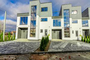 будинок за адресою Кучеренка вул., 1