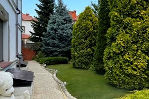 будинок за адресою Центральна вул.