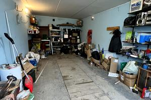 паркомісце за адресою Теплична вул., 38