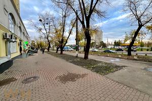 комерційна за адресою Гната Хоткевича вул. (Червоногвардійська), 8