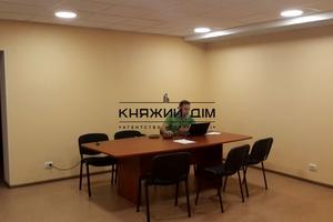 комерційна за адресою Драгоманова вул., 1-А